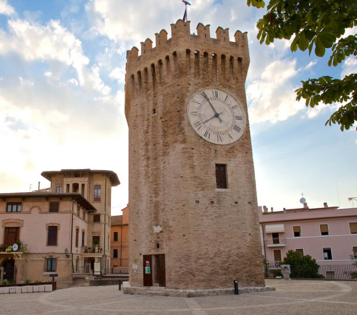 Casa - Torre dei Gualtieri, Italy